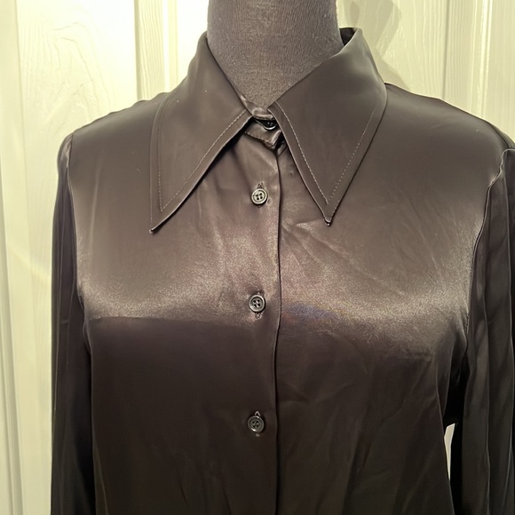 ZARA NWT blk satin button down collar blouse with wide cuff - Picture 2 of 7